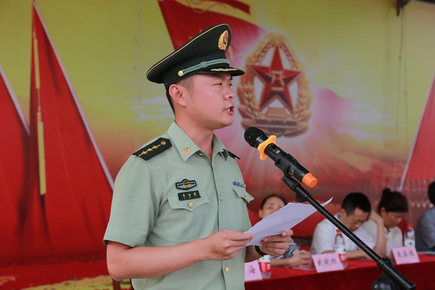 07级法大国防生师兄武警北京总队某部中队长李如意发言