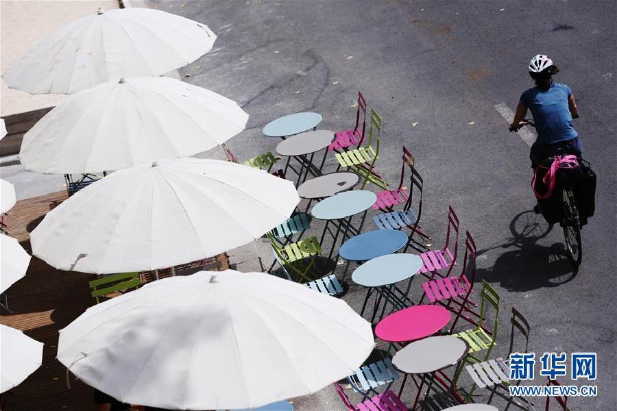 外教走上乡村中小学的“屏幕”