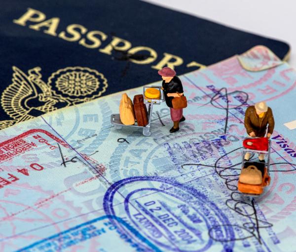 外国留学生要如何获得工作签证或美国绿卡？（上）