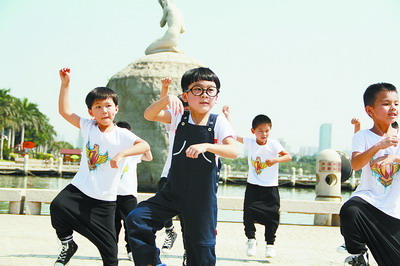 10娃娃跳闽南语《江南style》走红网络 (组图)(