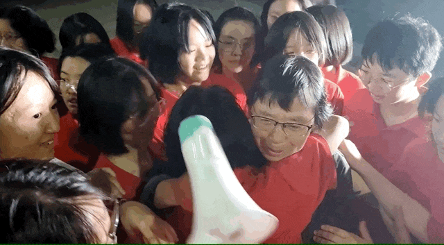 张桂梅把心爱的“宝贝”，捐给了国家博物馆！