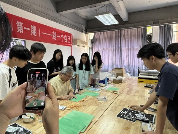 关注学生心理健康 广州城市理工学院珠宝学院举办艺术疗愈活动