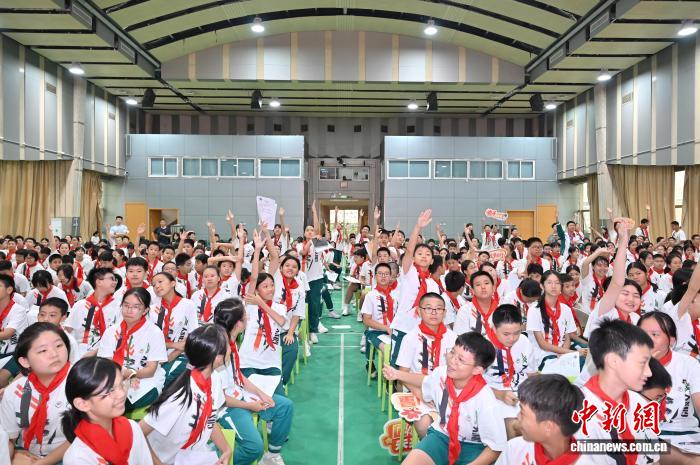 广州：听劳模工匠讲“开学第一课”2026年中学专场举办
