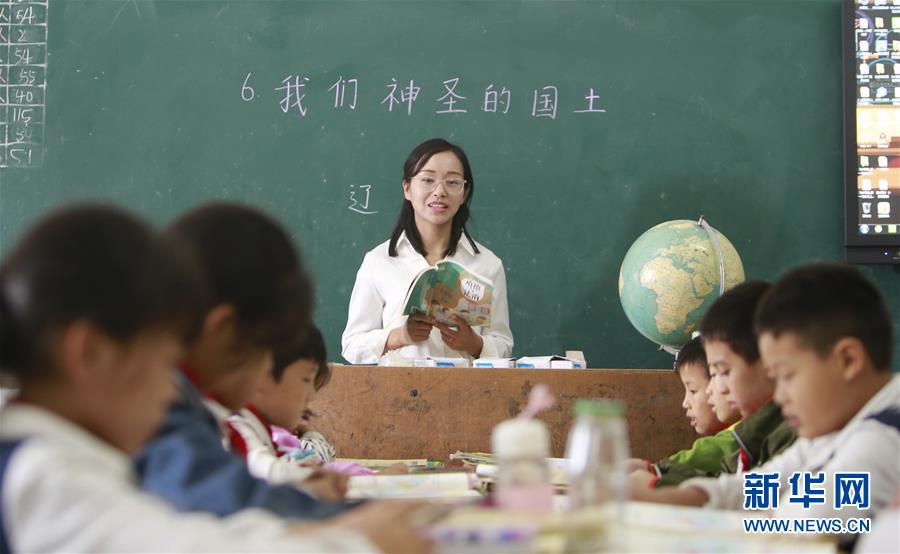 “写字机器人”热销不能都怪孩子