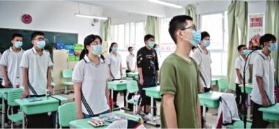 武汉7万多初三学生返校冲刺中考 第一课既特别又饱含深情