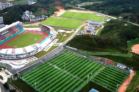 【百年华诞再出发】小县城里的校园足球 跨界融合撬动新发展