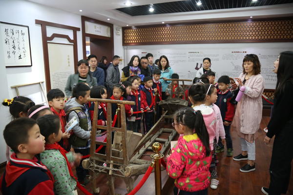 河南许昌学院让农耕文化“火”起来 中原农耕文化博物馆成新地标