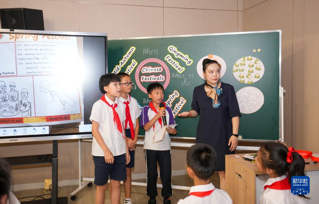 重庆：城乡学校手拉手 共研教学促发展