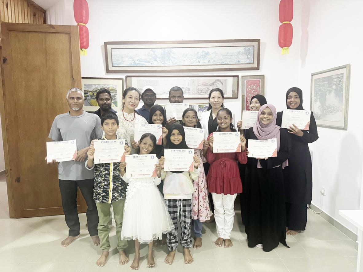 传播中国语言文化 扬州高校两教师赴马尔代夫教学