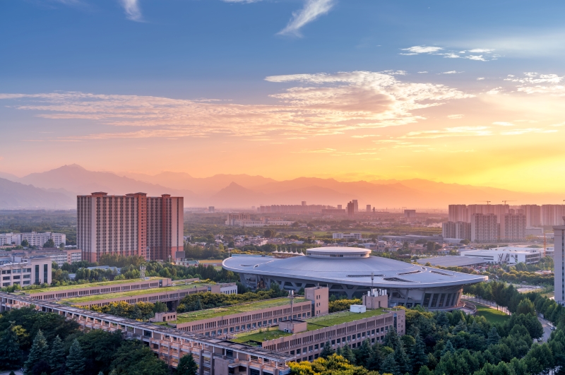 秋日限定！大学校园“氛围大片”上新……