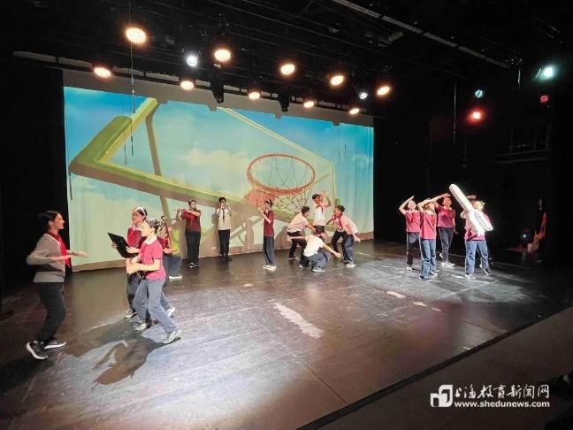 交大附中附属嘉定德富中学：“红”存少年心 “绿”动未来梦
