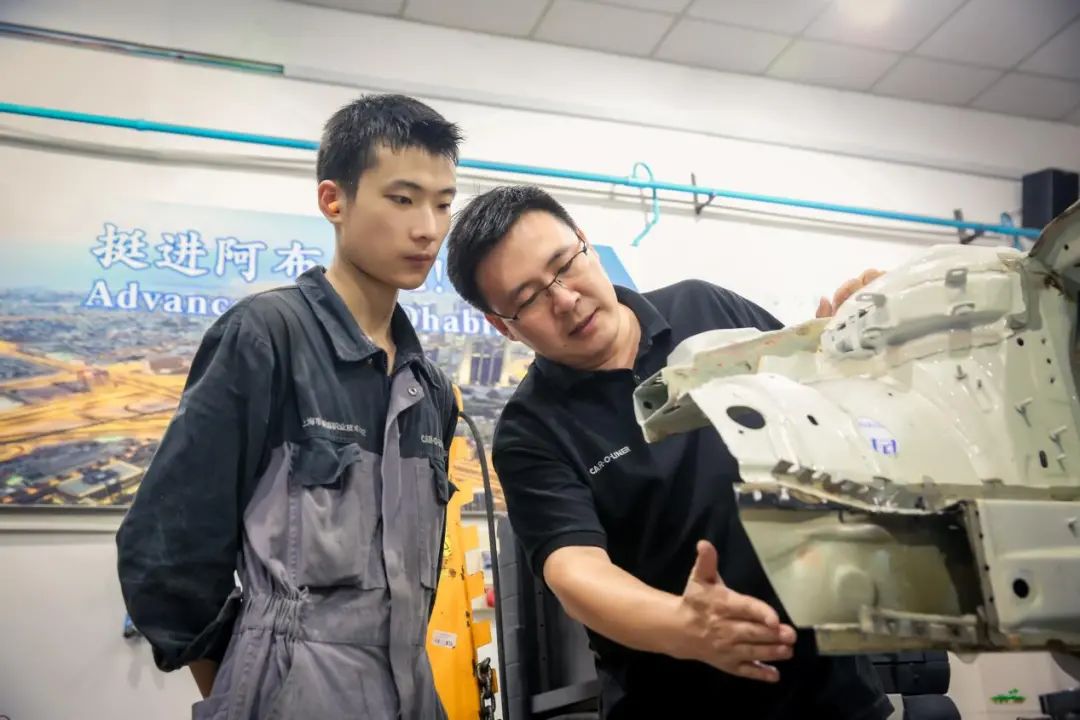 做未来工匠领路人、争当职教先锋、用心用情育英才……走近这些教师人才