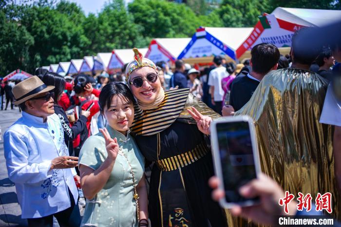 天津大学“小世博会”开启沉浸式环球之旅