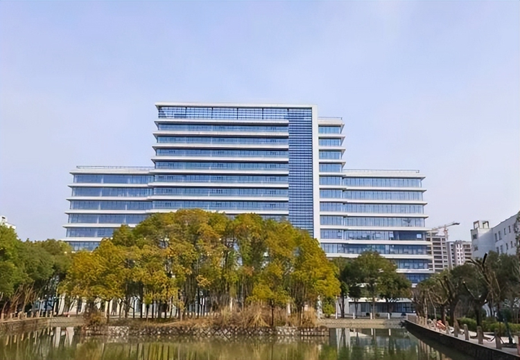 从创办私立高中到践行新的育人使命 为谱写民办教育新篇章作出贡献