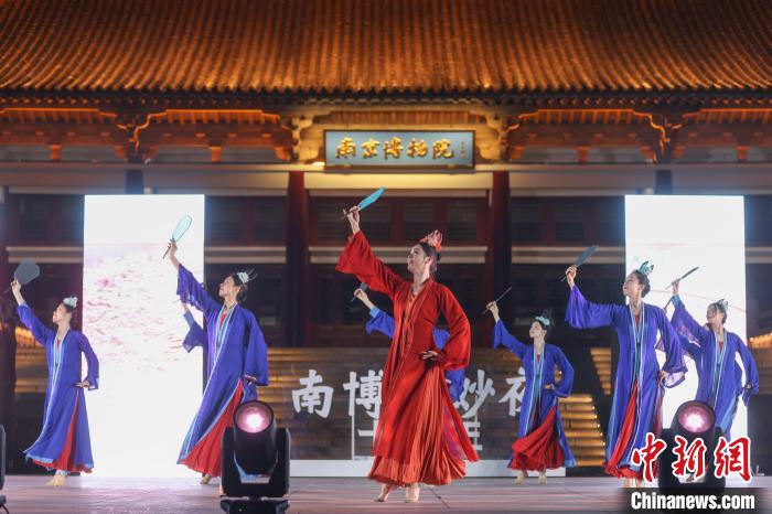 既传统又现代 南京博物院“奇妙夜”精彩上演