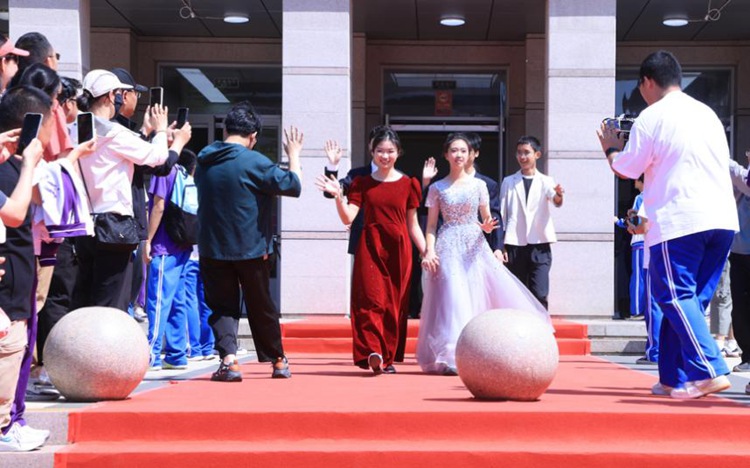 青春正燃 清华附中第十三届学生节暨校园开放日举办