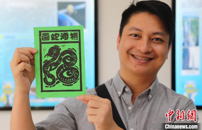 河北秦皇岛：外国留学生“花样”迎端午