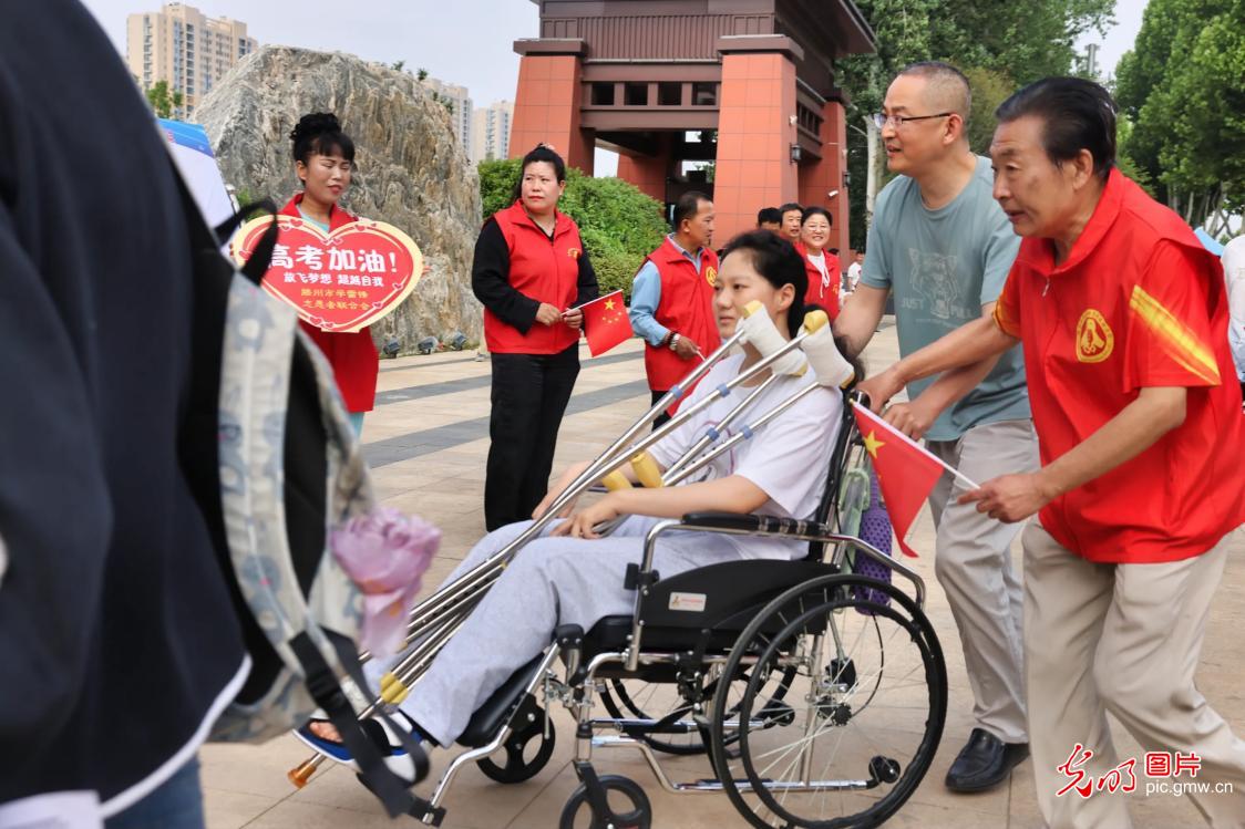 【青春逐梦 高考时刻】暖心护航，托举青春梦想扬帆起航