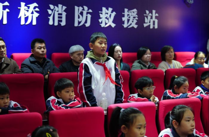 家校社共绘教育同心圆 切实筑牢校园安全防线 家校社共绘教育同心圆 切实筑牢校园安全防线