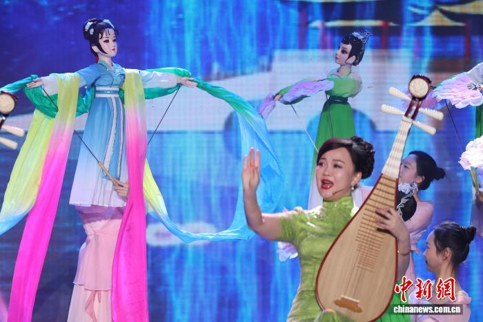 文艺志愿者走进东南大学绽放文艺之花 苏晋浙鲁鄂湘粤七省文艺志愿者走进东南大学绽放文艺之花