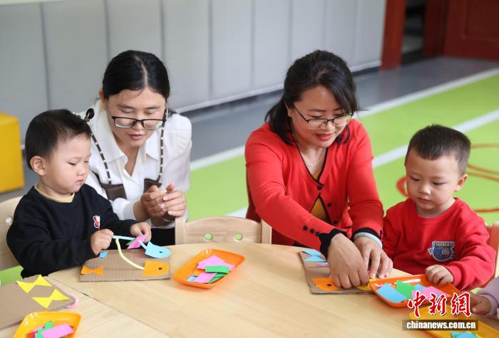 “嵌入式”托育服务托起“家门口”的幸福