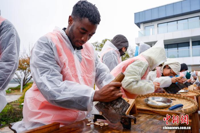 中外学子炮制药材 感受中草药妙用