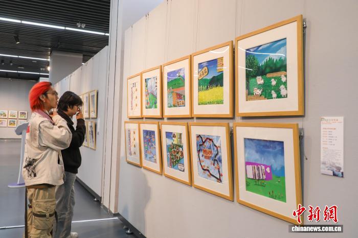 用图画书展现流光溢彩美祁连山