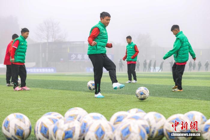 第二届“西部青训杯”青少年足球交流赛在贵州毕节开赛