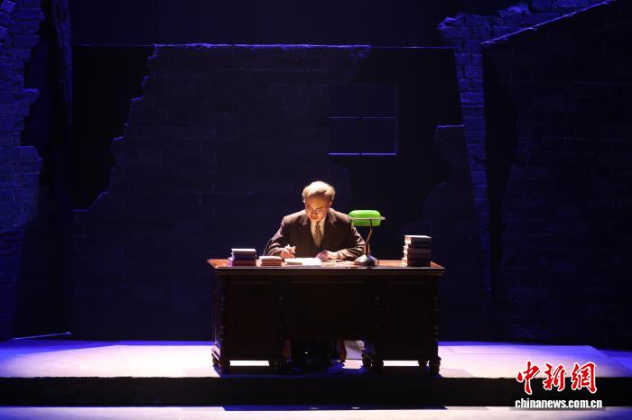 南京高校师生创排话剧《生命》首演