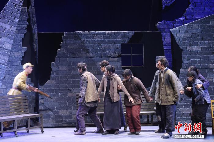 南京高校师生创排话剧《生命》首演