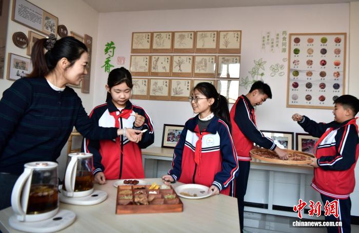 中医药文化浸润校园