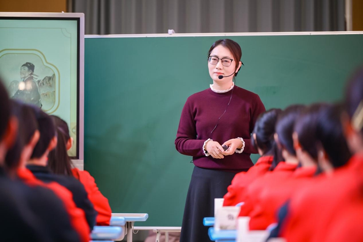 紧扣新课标核心要义 深挖杜甫的新时代育人价值 紧扣新课标核心要义 深挖杜甫的新时代育人价值