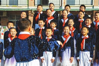 “一琴多器”奏出美妙乐章