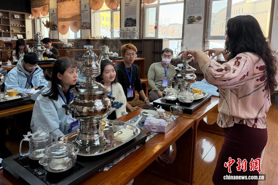 台湾青年学子开启新疆参访交流之旅