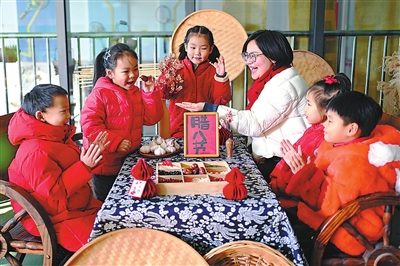 多彩活动迎腊八