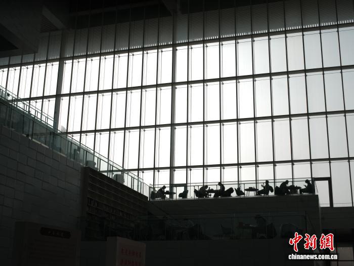 《全民阅读促进条例》施行 天津图书馆成市民周末打卡地