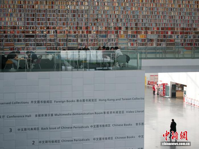 《全民阅读促进条例》施行 天津图书馆成市民周末打卡地