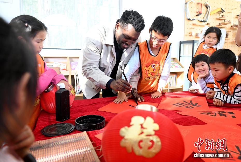 “网红”外教的中国“春节”课