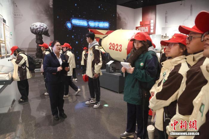 青海近500名大中小学生走进原子城上好 “开学第一课”