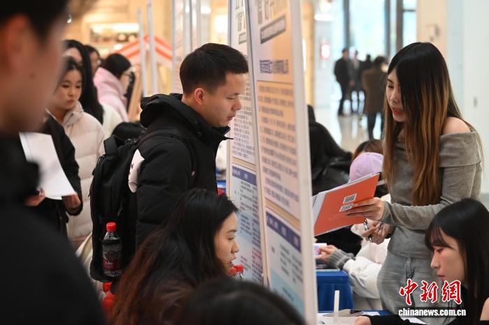 助力青年逐梦 南京举办新媒体专场招聘会搭起人才连心桥