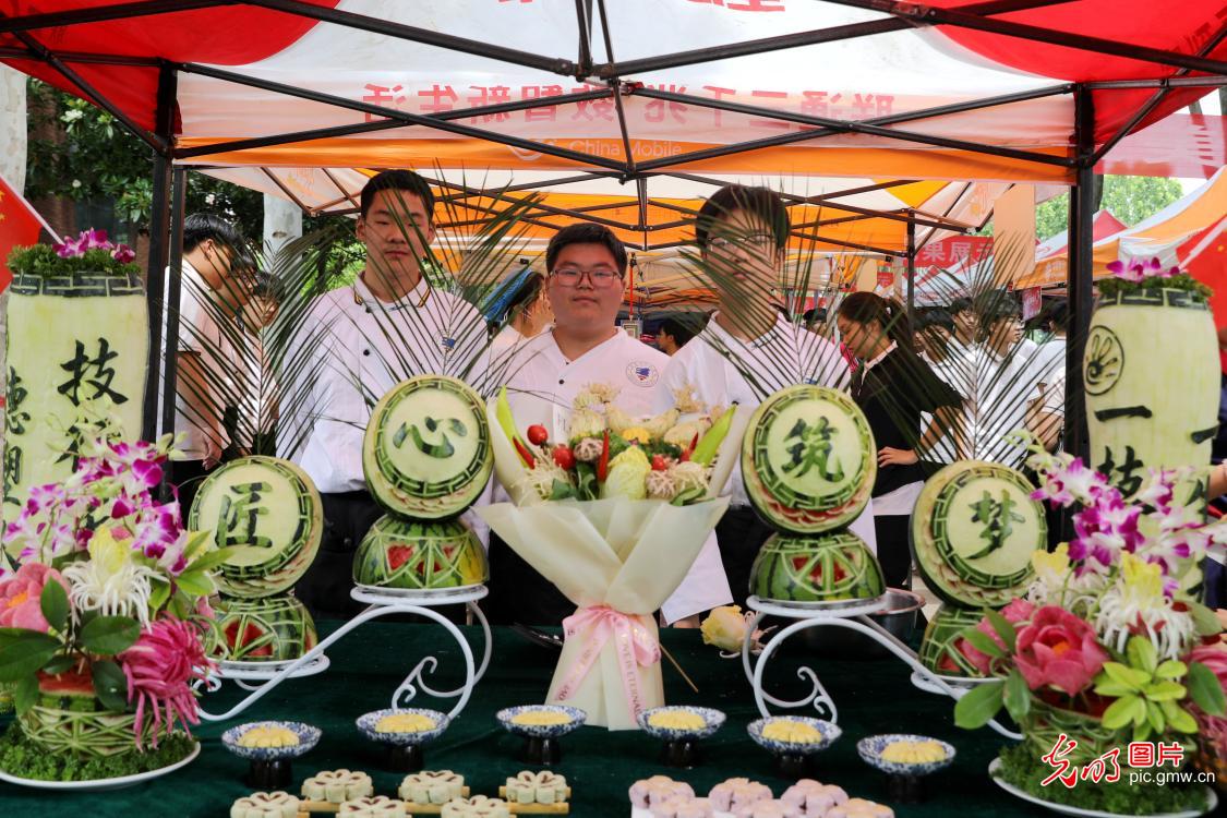 【职引未来】课堂对接岗位 产教融合护航青年逐梦路