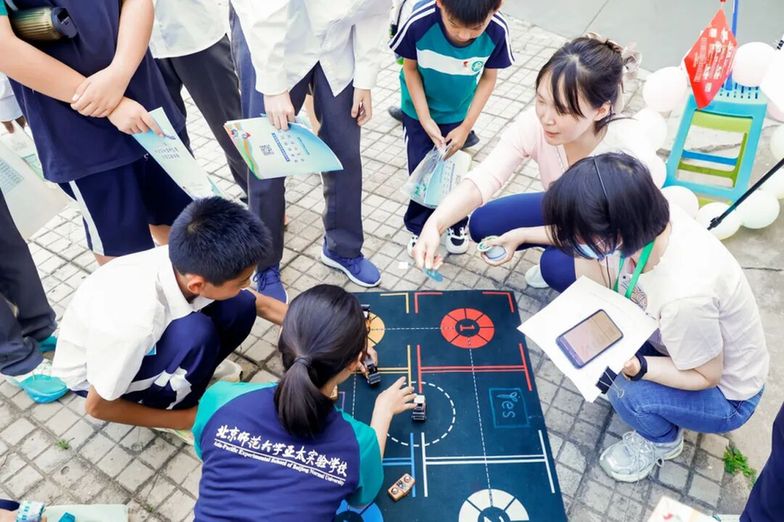 开启智趣童年 第六届“科学探秘”奥林匹克暨六一游园实践举行