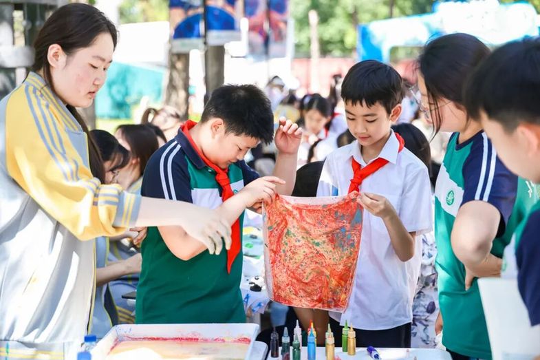 开启智趣童年 第六届“科学探秘”奥林匹克暨六一游园实践举行