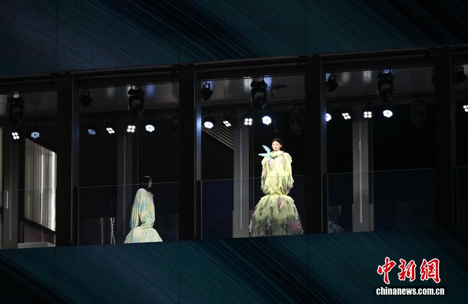 中国美院毕业展演亮相杭州西湖畔 中国美院毕业展演亮相杭州西湖畔