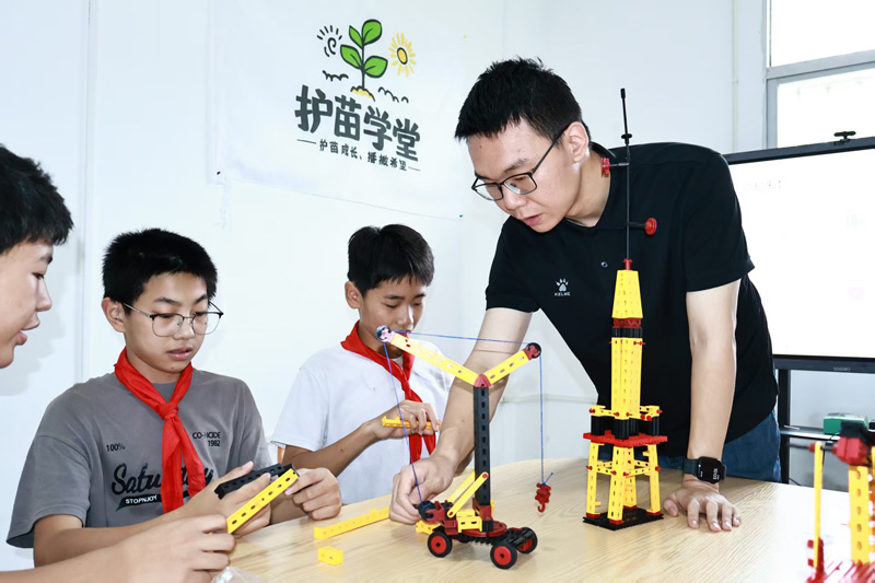 【护苗日志】小小“工具箱”里装着孩子们的超能量 【护苗日志】小小“工具箱”里装着孩子们的超能量