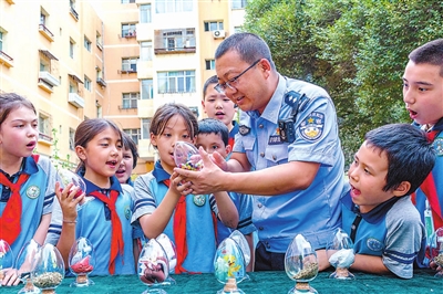 讲解禁毒知识
