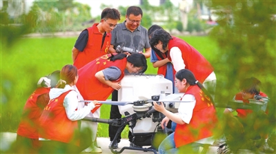 在田间地头学农技