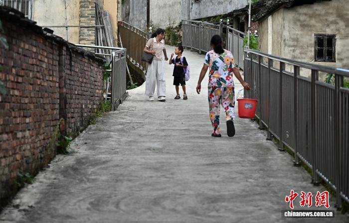 福建政和:宋秀琴老师和她的学生