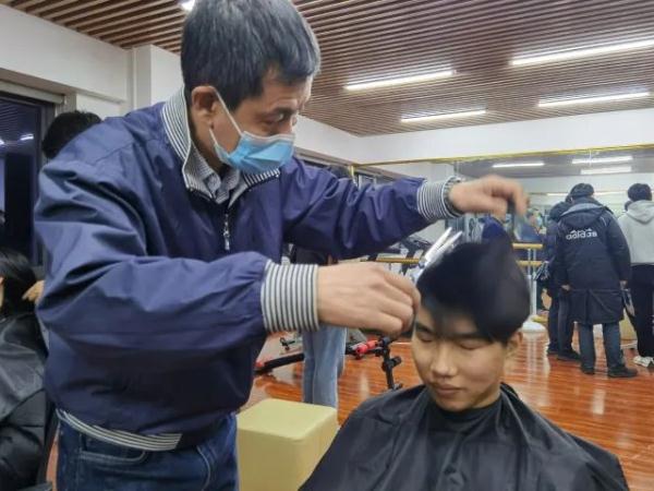 学美发学费大概多少学理发学费一般多少钱要学多久开云体育- 开云体育官方网站- 开云体育APP 最新2025