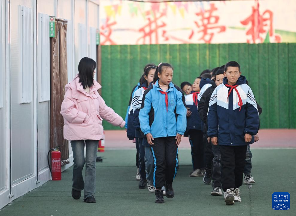 积石山6.2级地震丨青海震区所有中小学校全面实现线下教育教学